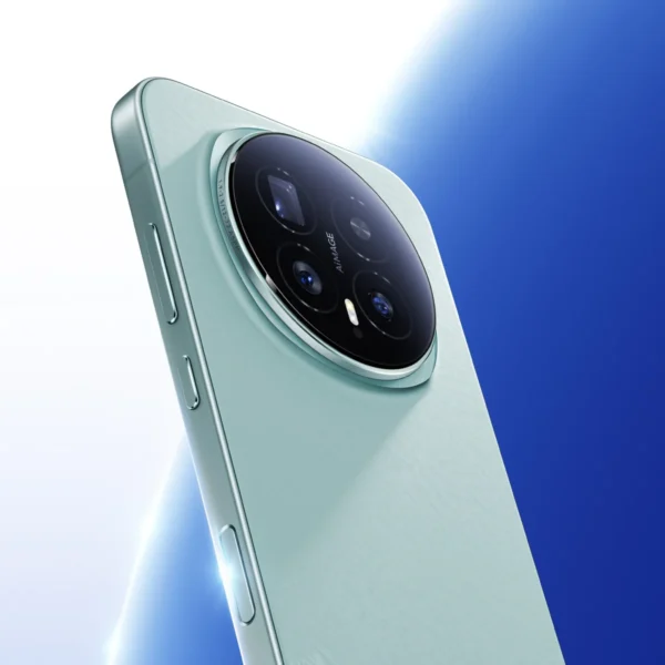 HONOR Magic8 in use