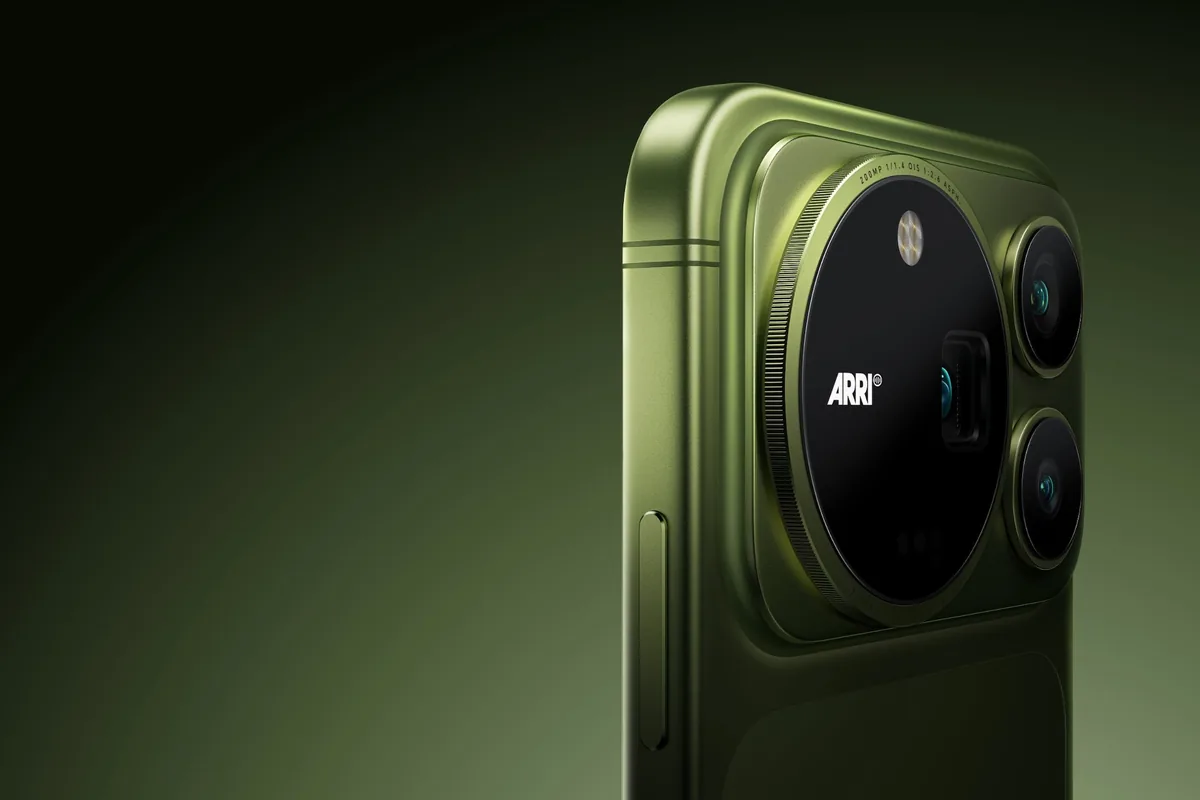 HONOR Magic9 Pro Max in green, showing the large round ARRI camera module