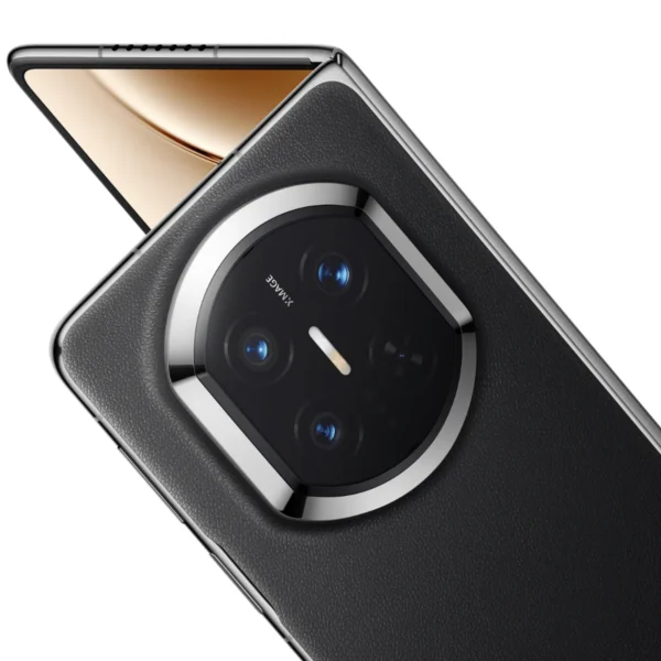 Huawei Mate X7 camera close-up