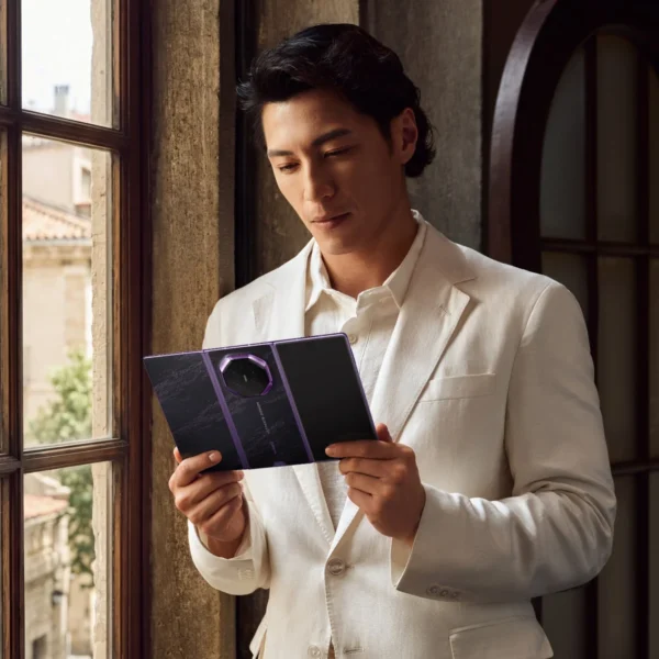 Huawei Mate XT 2 Ultimate Design in use