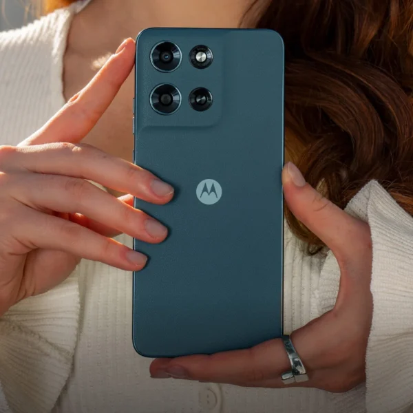 Motorola Moto G Play (2026) in use