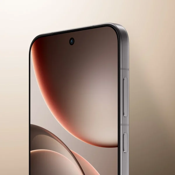 OPPO Find X9 in use