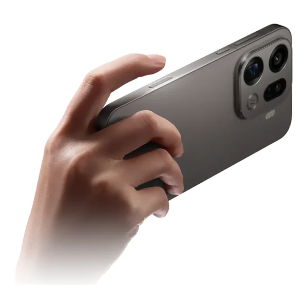 OPPO Find X9 Pro in use