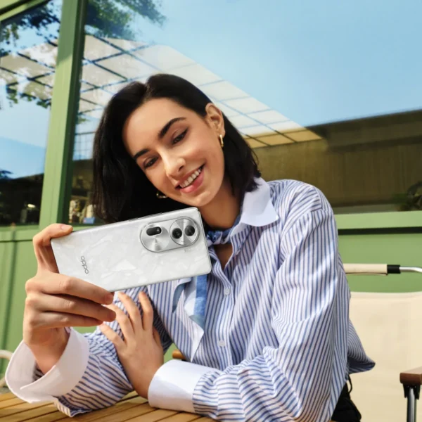 OPPO Reno11 Pro 5G in use