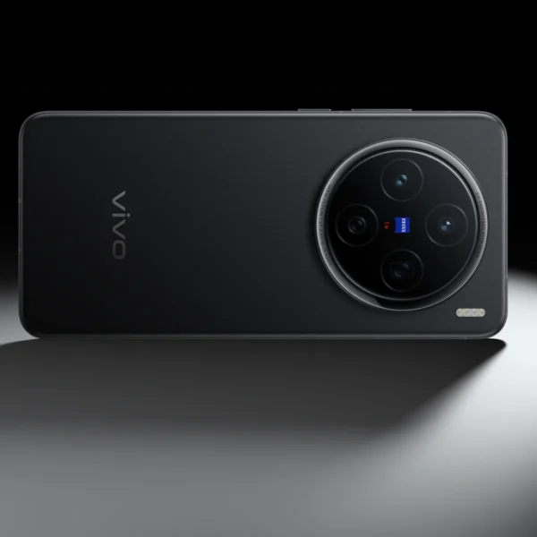 vivo X200 in use