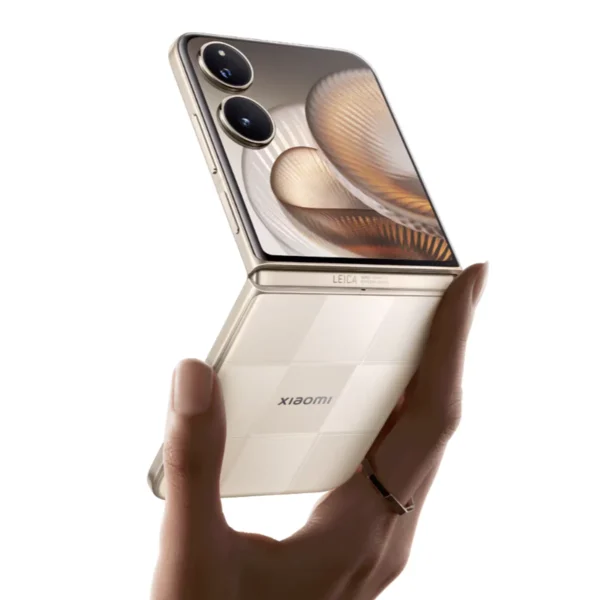 Xiaomi Mix Flip 2 in use